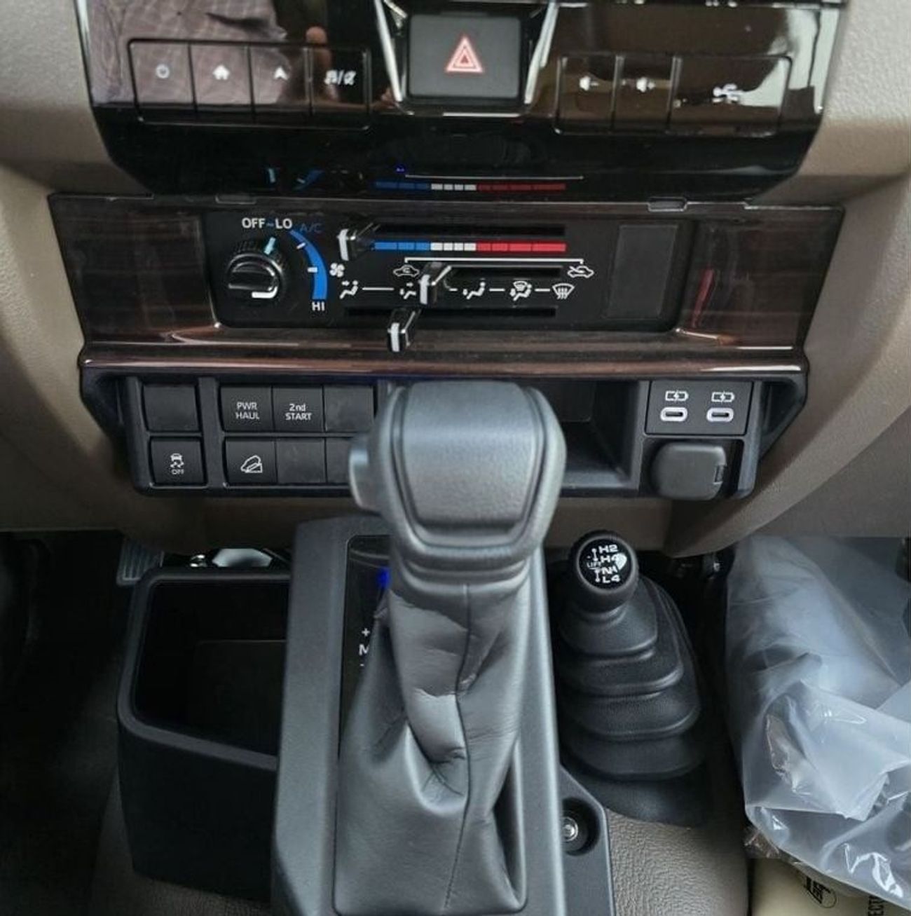 Toyota Land Cruiser Pick Up 2024 Land Cruiser LC79 2.8L Diesel DC AT Full option