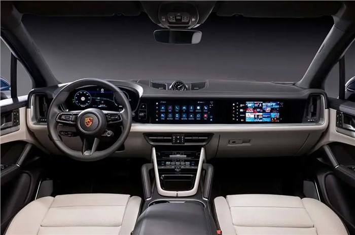 Porsche Cayenne Turbo S interior - Cockpit