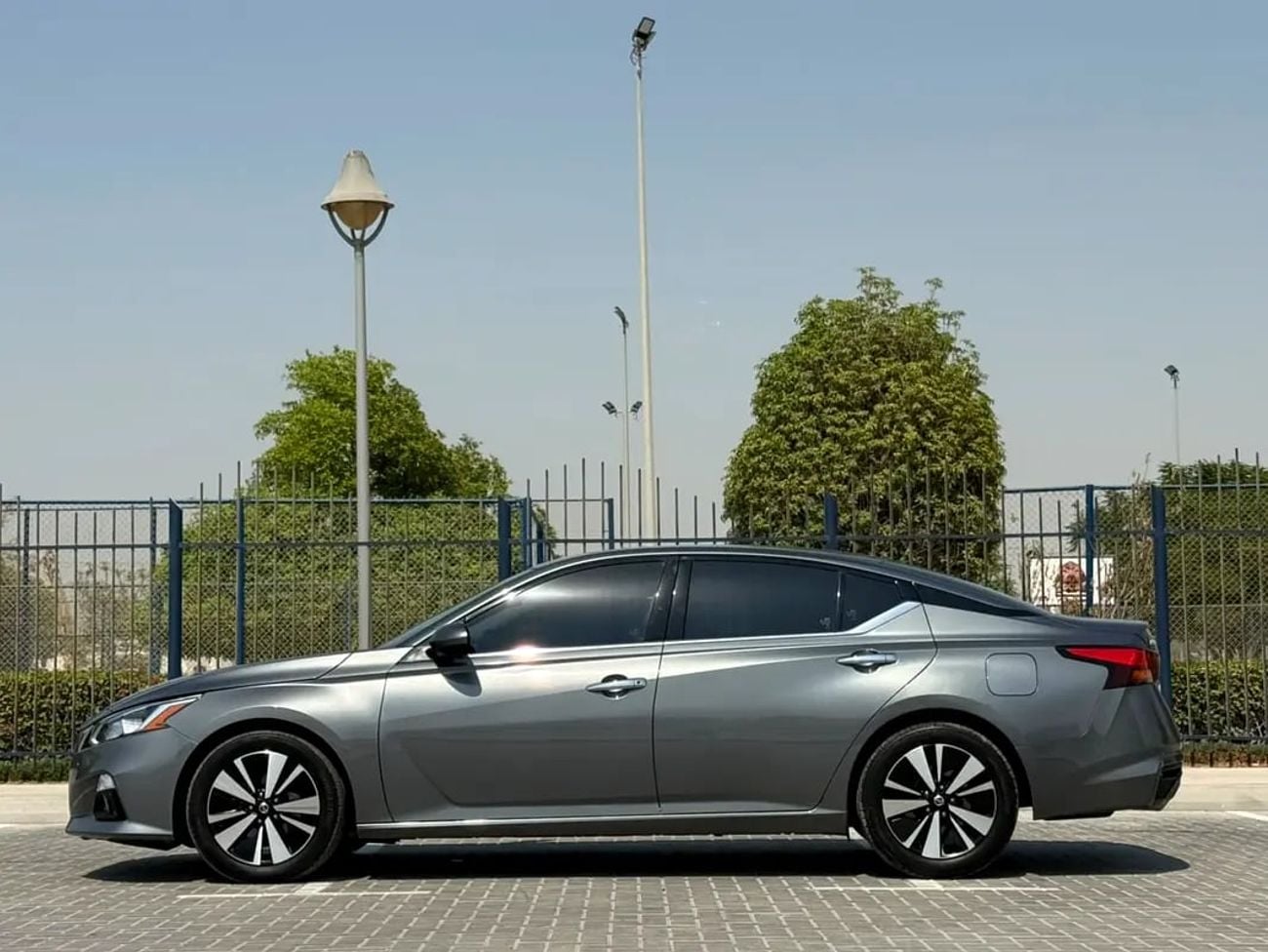 نيسان ألتيما SV-Full option-Excellent condition-Bank Finance Available