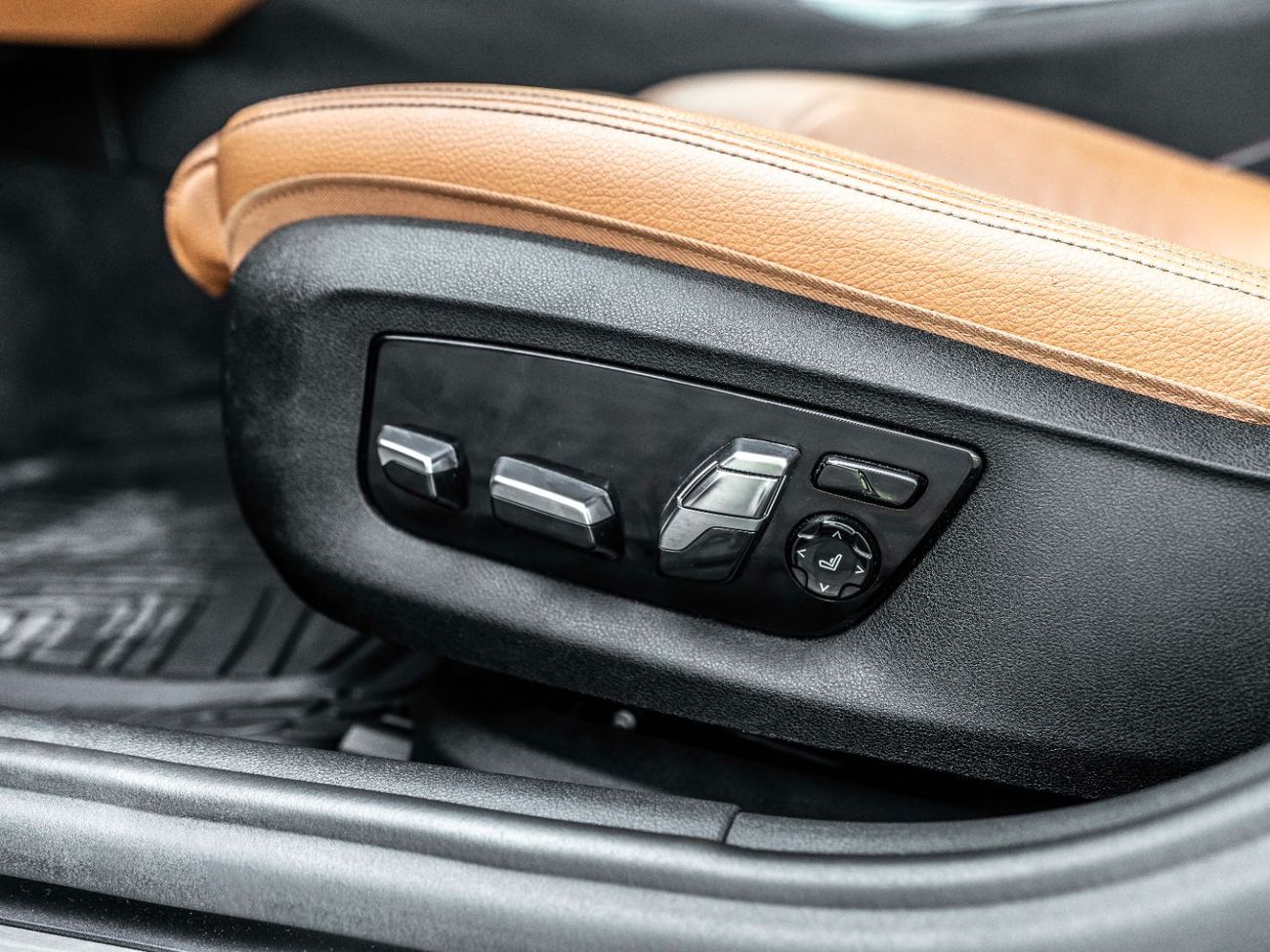 بي أم دبليو 530i Exclusive Luxury 2.0L