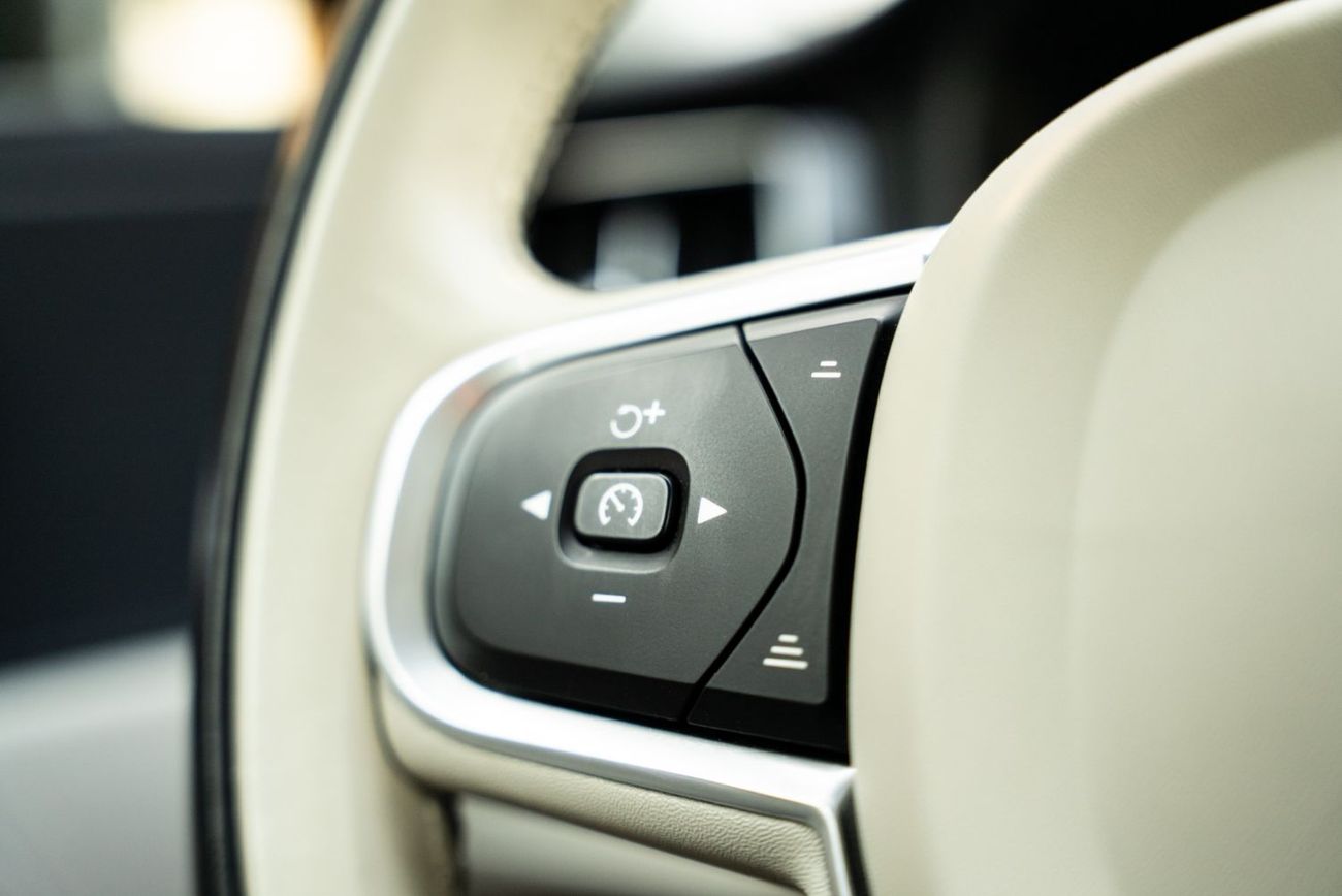 Volvo XC60 B5 Momentum 2.0L