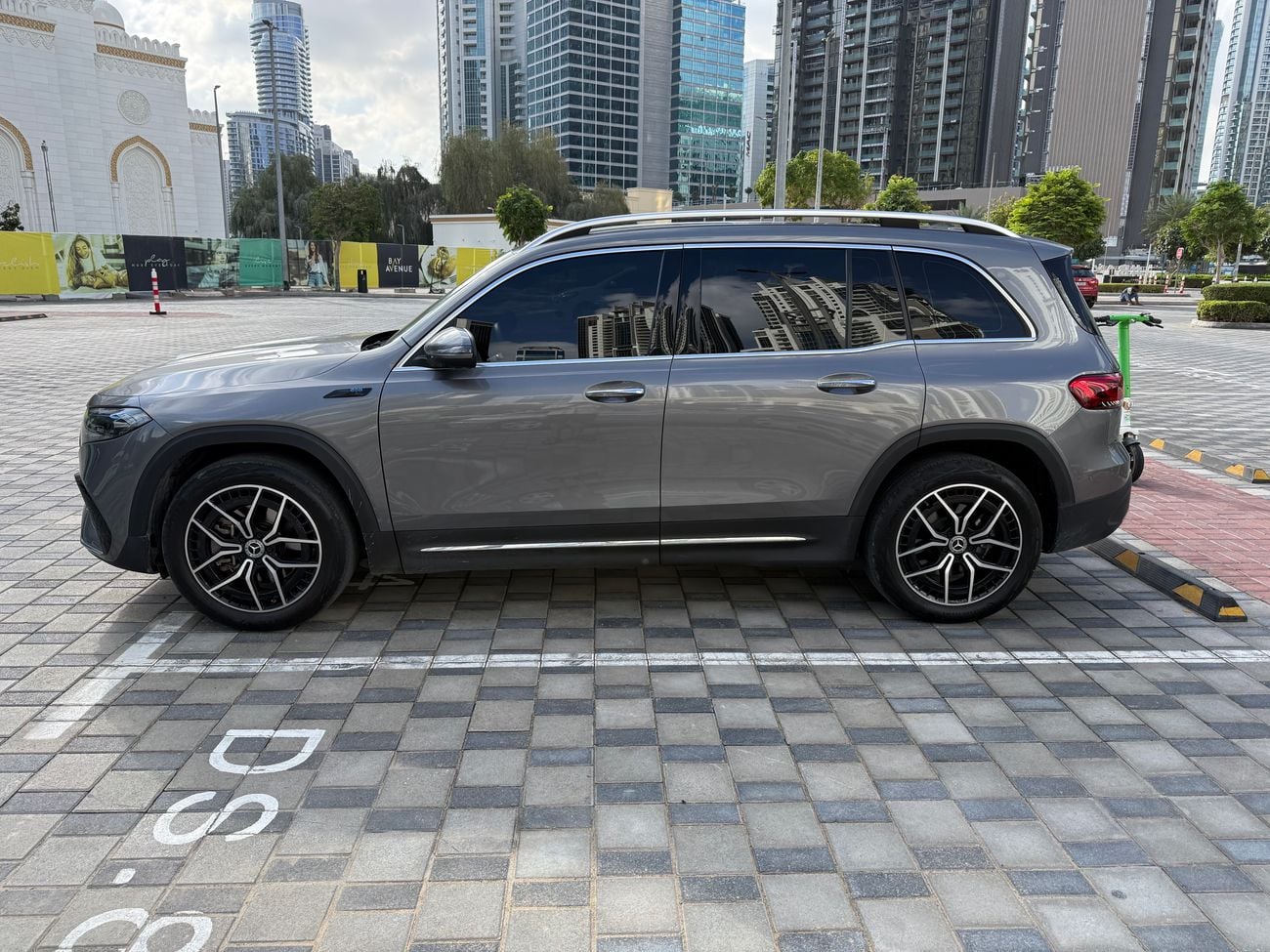 مرسيدس بنز EQB 350