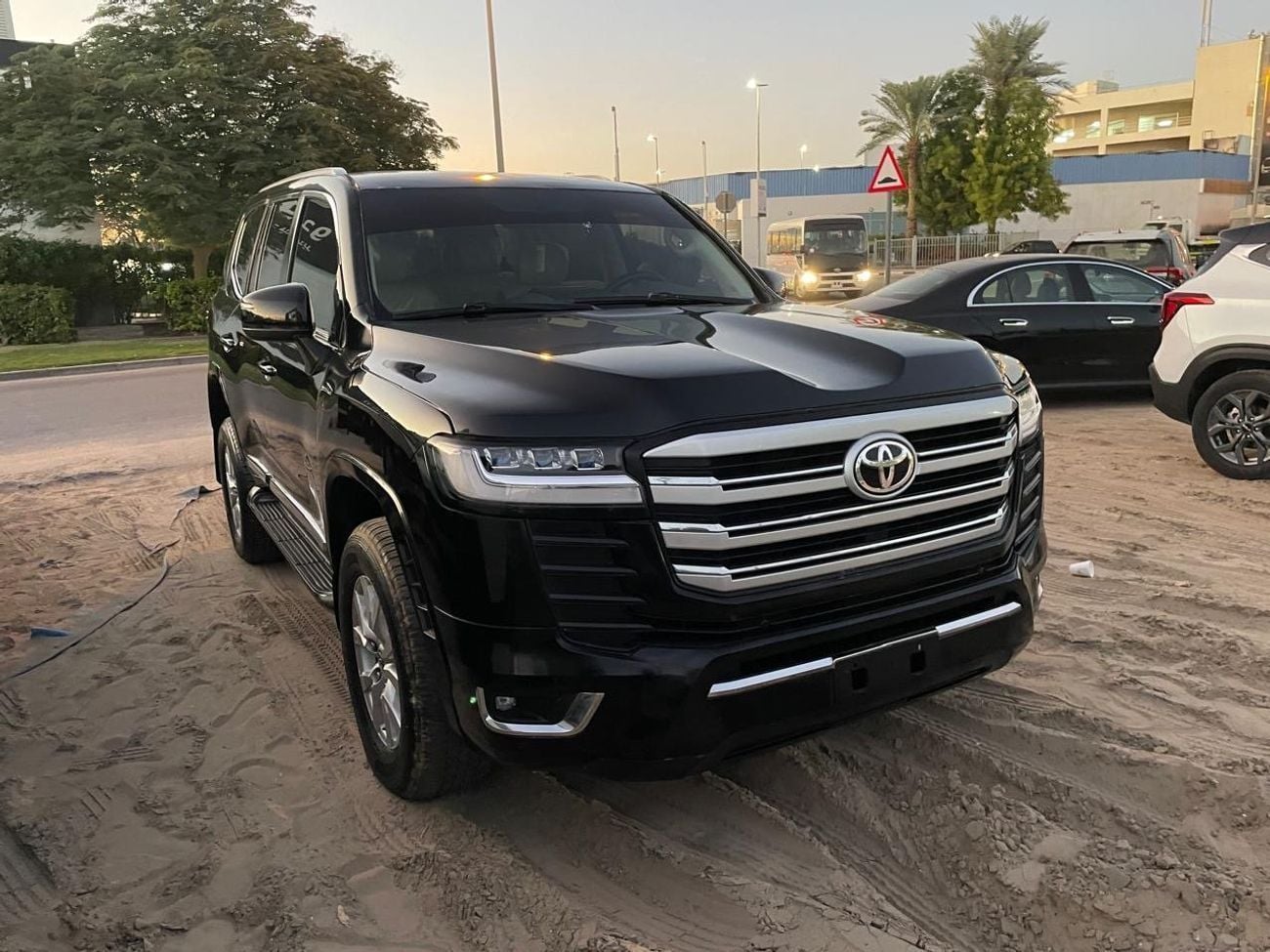 Toyota Land Cruiser GXR — фото 2
