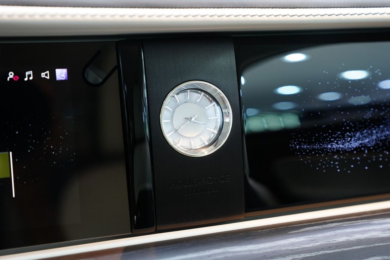 رولز رويس سبيكتر Standard Two-Tone, Bespoke Audio, Starlight, Illuminated Fascia, Dealer Warr + Serv!!