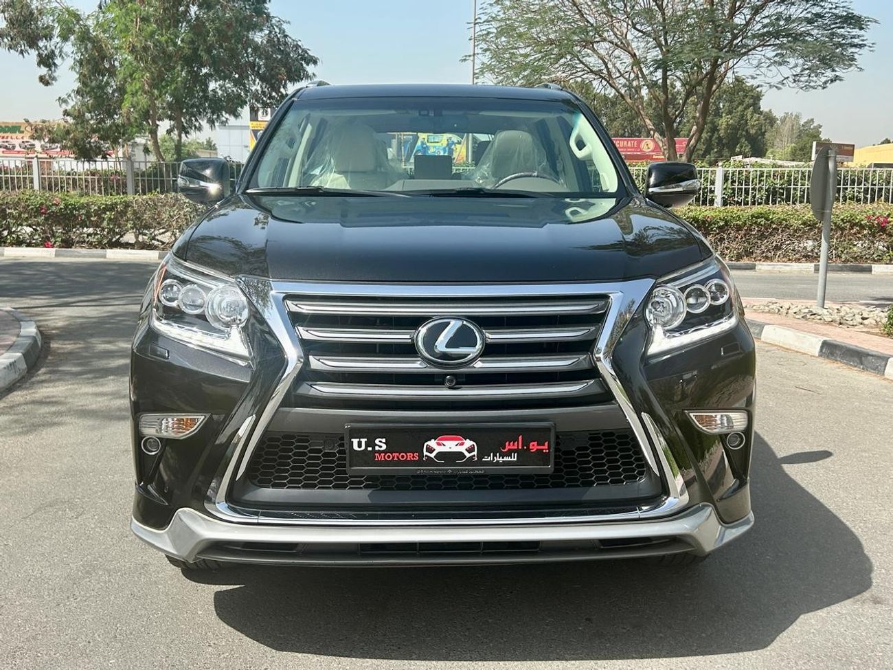 Lexus GX460 Platinum 4.6L FULL OPTION 2017 GCC LOW MILEAGE SINGLE OWNER WITH FSH IN MINT CONDITION
