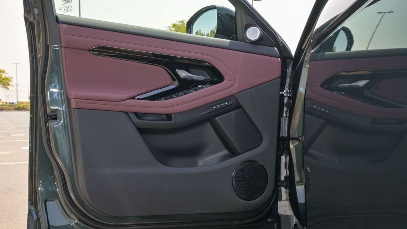 لاند روفر رانج روفر إيفوك SE P250 DYNAMIC 2025!! FIVE YEARS WARRANTY!! THREE YEARS SERVICE CONTRACT