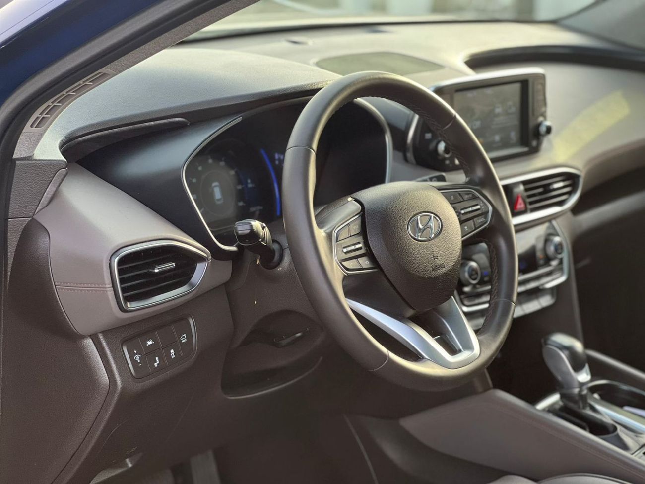 Hyundai Santa Fe 2020 Hyundai Santafe Full Option Panoramic View - 2.4L V4 - With Radar & Sensor -