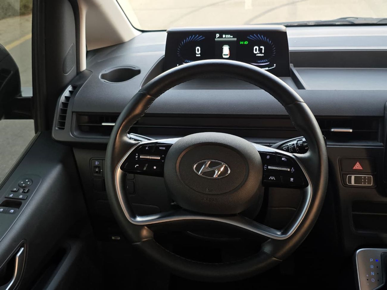 Hyundai Staria HYUNDAI STARIA 2022 KOREAN V4 DIESEL // FULL OPITION // PERFECT CONDITION // LOW MILEAGE