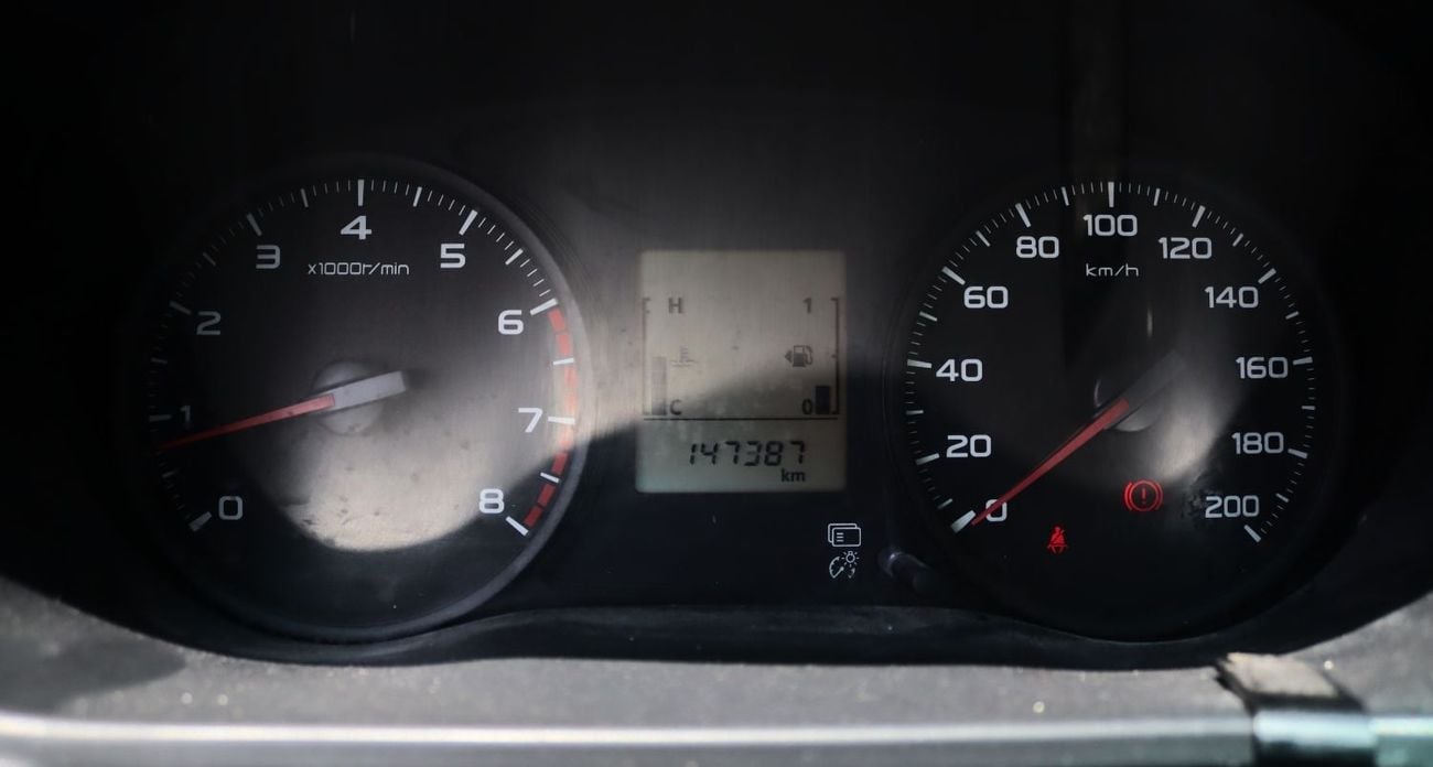 ميتسوبيشي L200 GL خالية من الحوادث - خليجية - دفع ثنائي - حالة ممتازة من الداخل والخارج