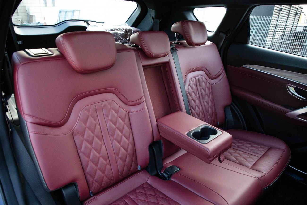 جيتور X70 2023 جيتور X70 بلس يونجزي SUV 1.5 - أزرق من الداخل أحمر