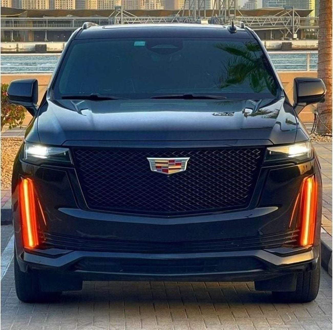 كاديلاك إسكالاد Premium Luxury Platinum 6.2L 4WD