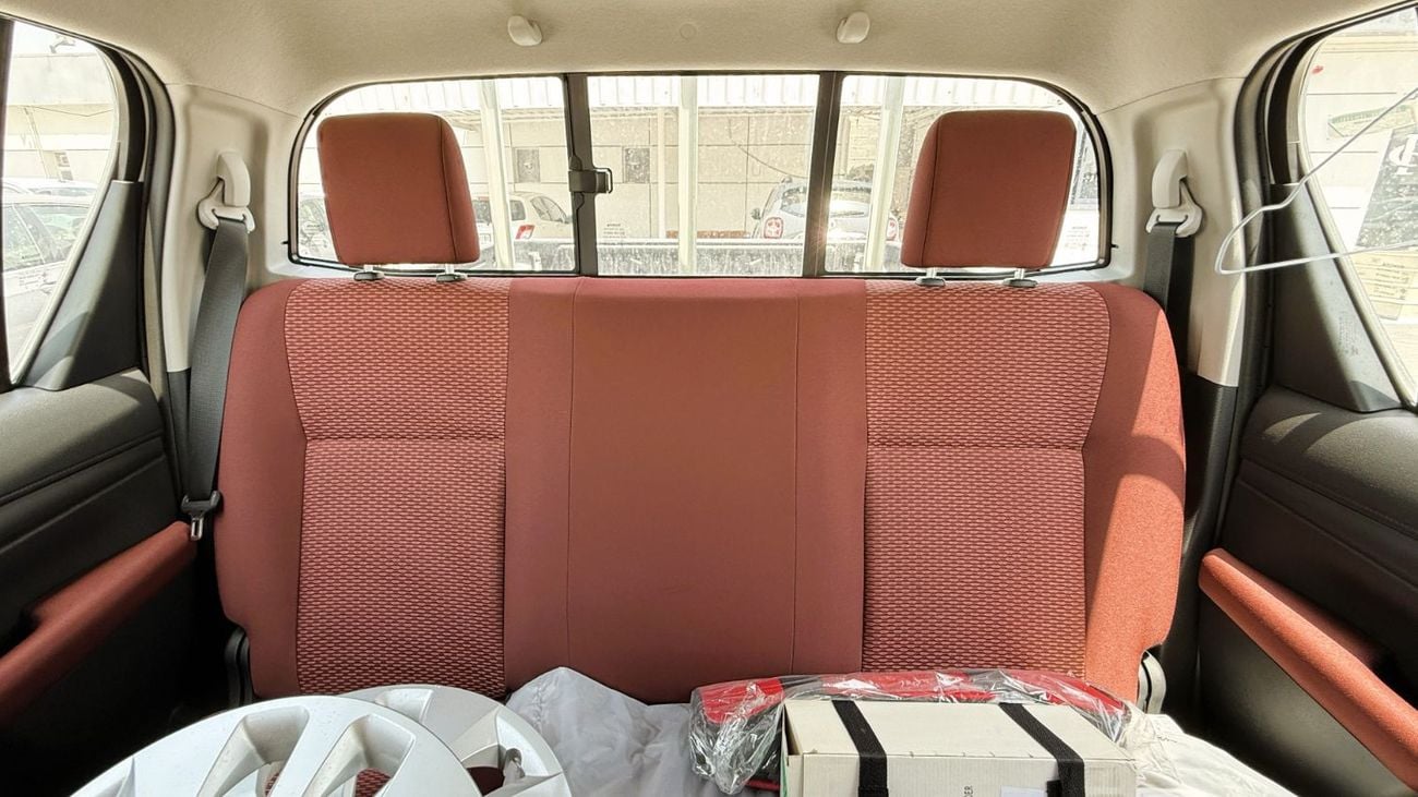 تويوتا هيلوكس Toyota Hilux 2.4L Diesel MT DC 2WD 2025YM