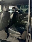 Chevrolet Suburban LT 5.3L 4WD