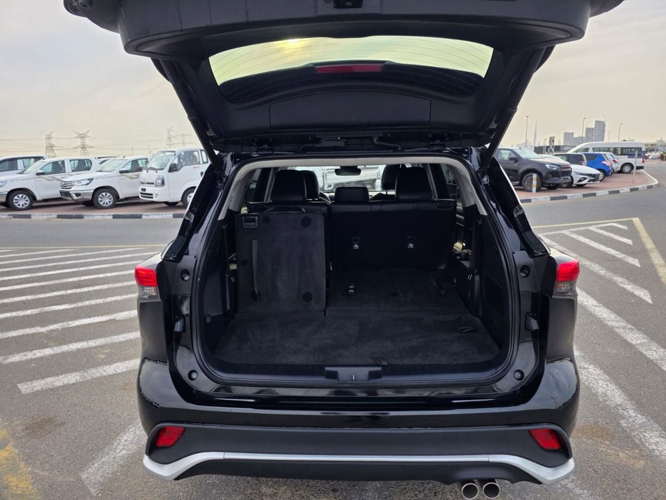 تويوتا هايلاندر 2.5L hybrid XLE (AWD)