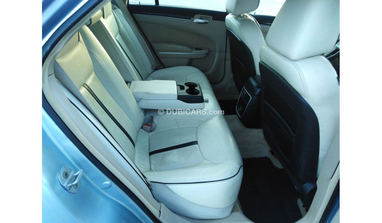 كرايسلر 300C كرايزلر موديل 2012 بحالة ممتازة جدا كامل الموصفات للبيع