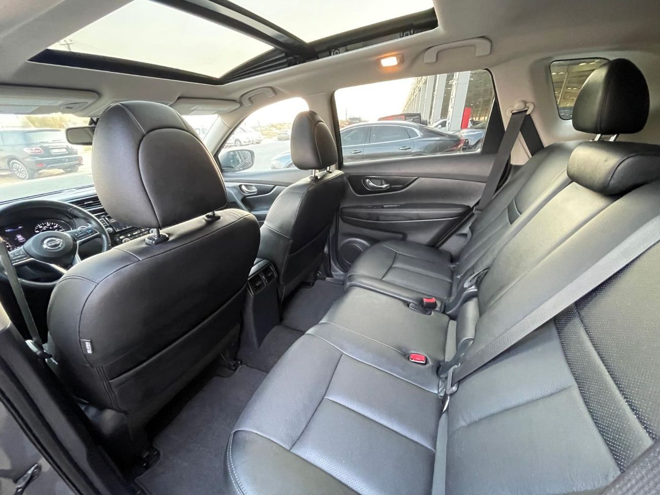 نيسان روج بلاتينيوم / أعلى المواصفات / بانوراما  / كاميرا 360 / 750 درهم شهريا