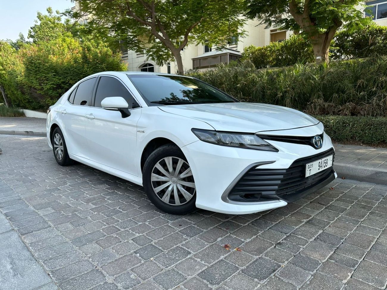 Toyota Camry LE Hybrid 2.5L