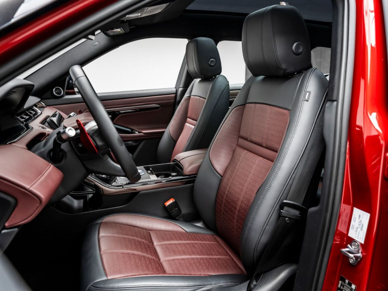 لاند روفر رانج روفر إيفوك P250 R-ديناميك HSE