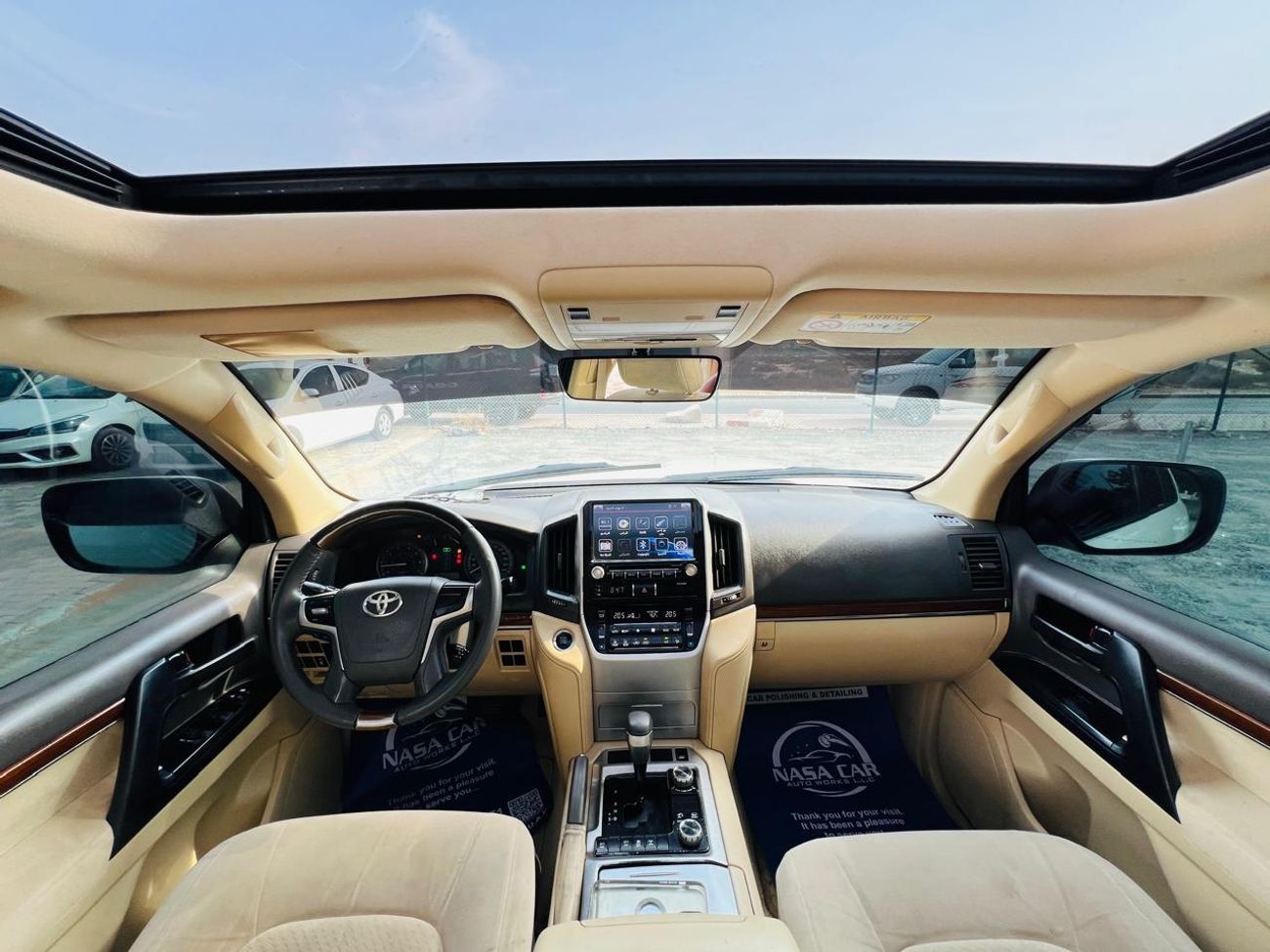 تويوتا لاند كروزر petrol 4.0 liter 2017 model left hand drive  only for export available