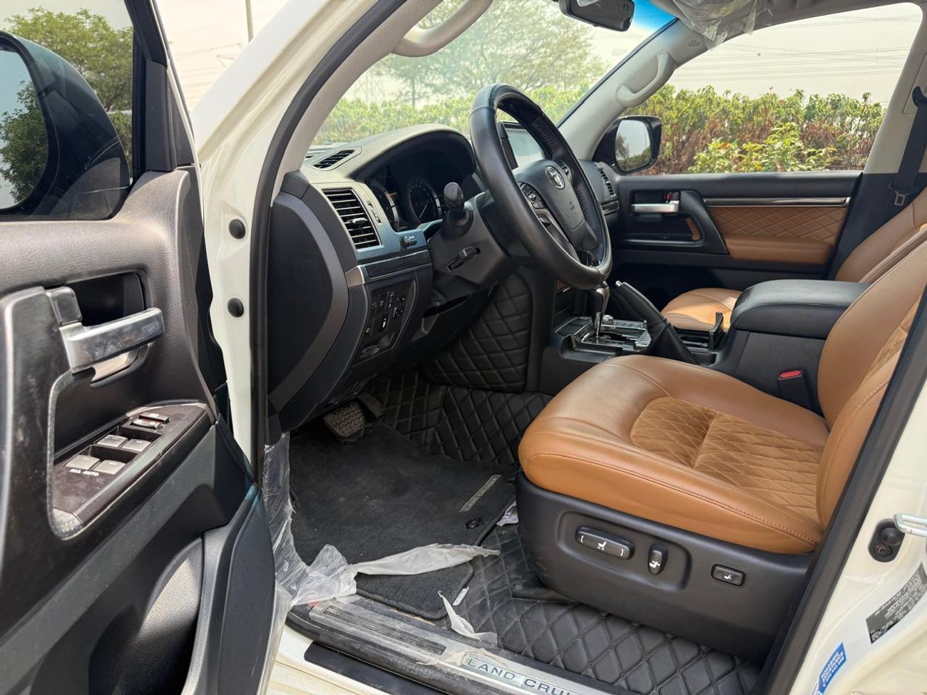 تويوتا لاند كروزر Land Cruiser GXR 4.0L Petrol V6 Grand Touring Full Option 2021 Model