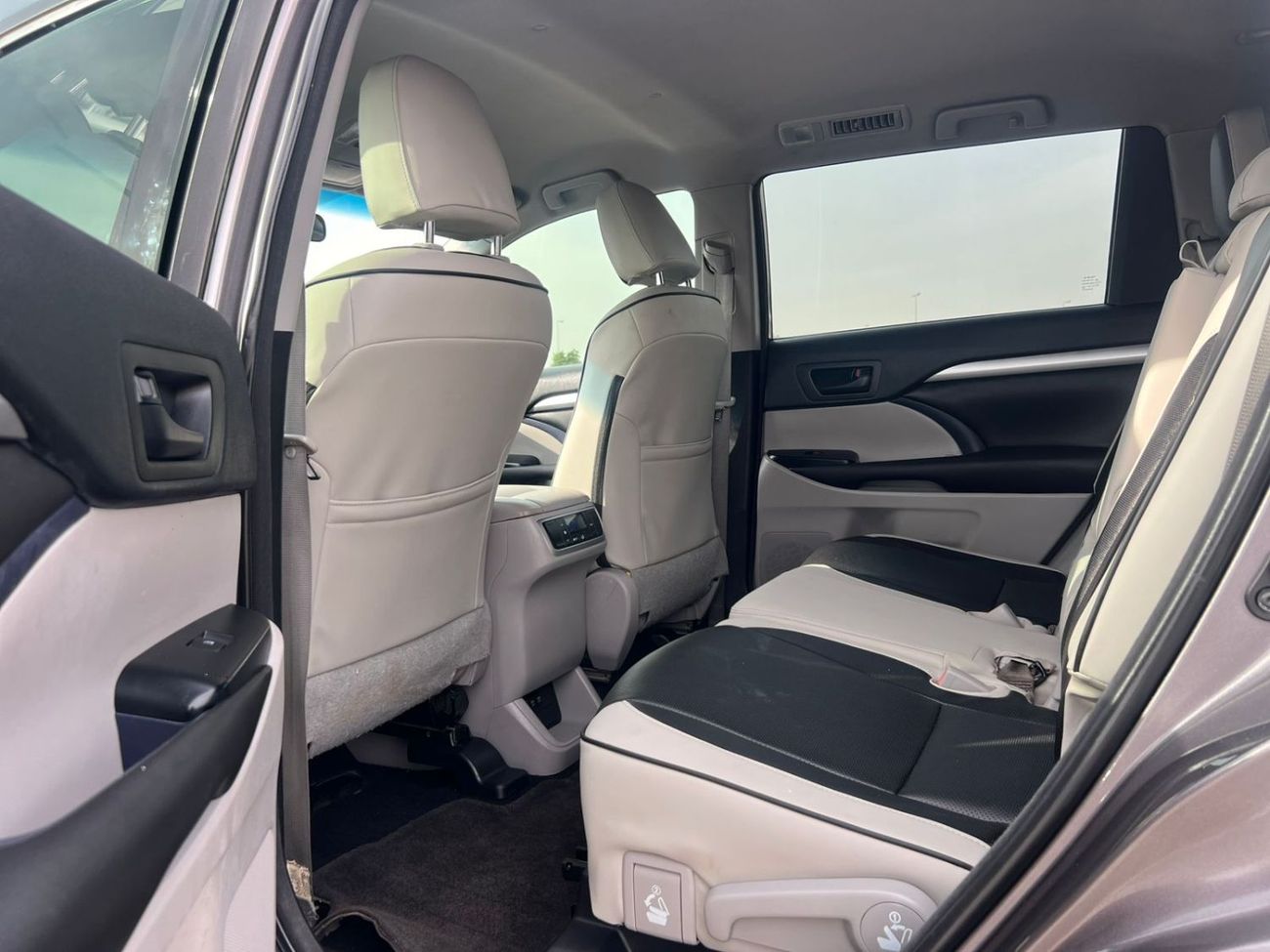 تويوتا هايلاندر 2018 Toyota Highlander LE+ 2.7L V4 - FWD - Petrol - Rare Stock - 7 Seater Rear CAM - 58,200 mileage 