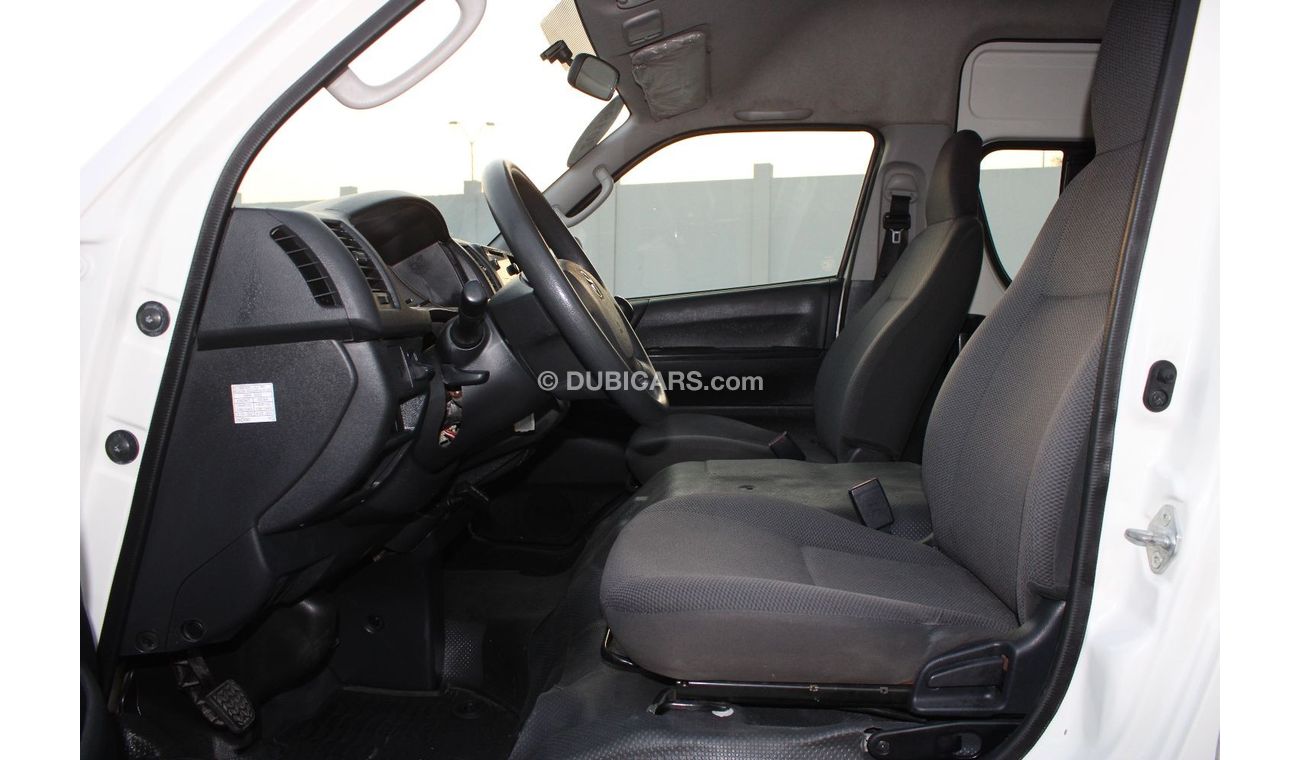 تويوتا هاياس تويوتا هايس 2018 خليجي بحالة ممتازة بدون حوادث نظيفه جدا من الداخل والخارج