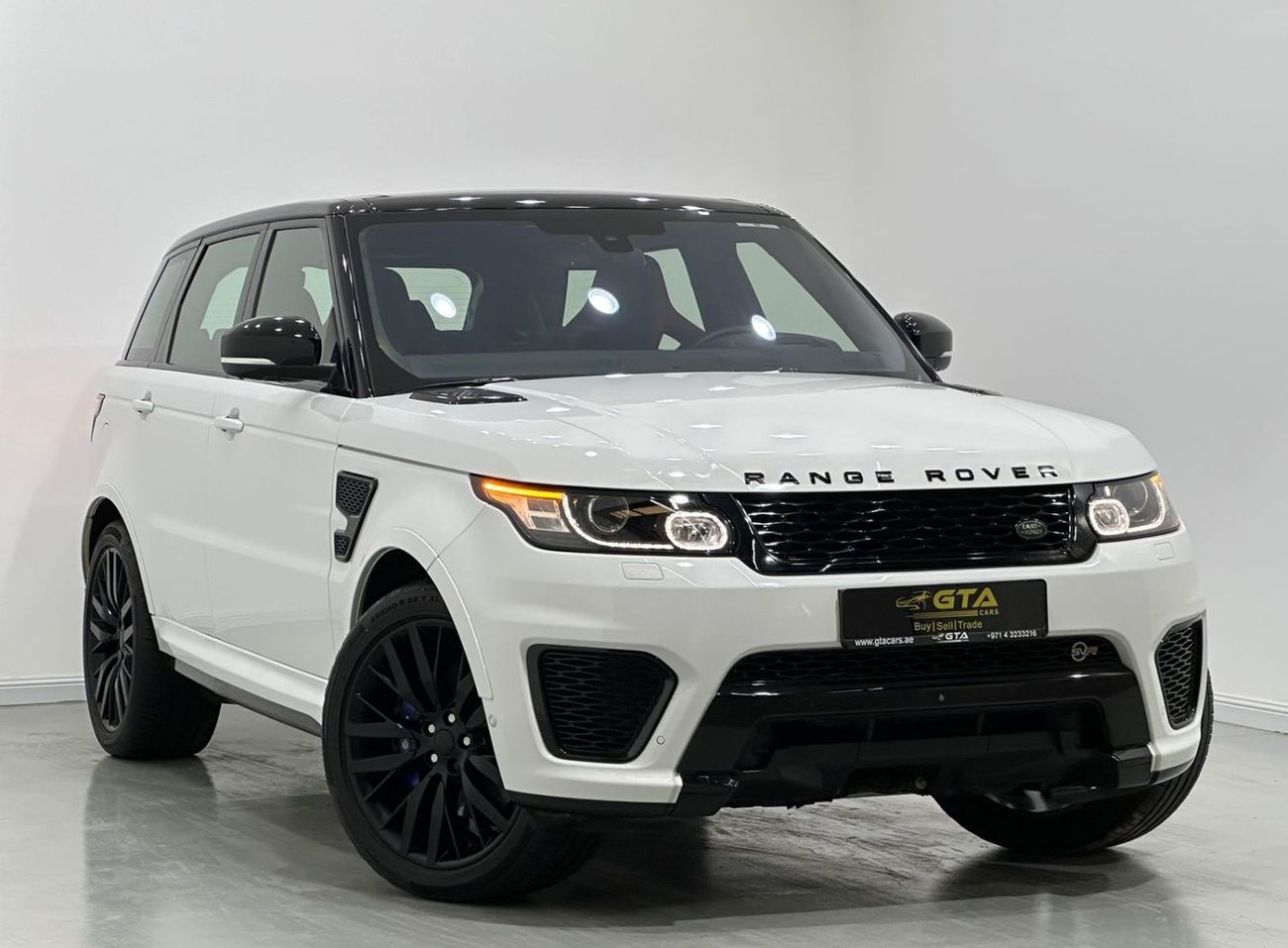 Land Rover Range Rover Sport 2016 Range Rover Sport SVR, Full Range Rover Service History, Full Options, GCC