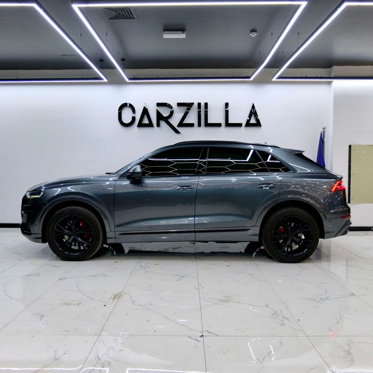 أودي Q8 55 TFSI quattro S-Line 3.0L (340 HP)