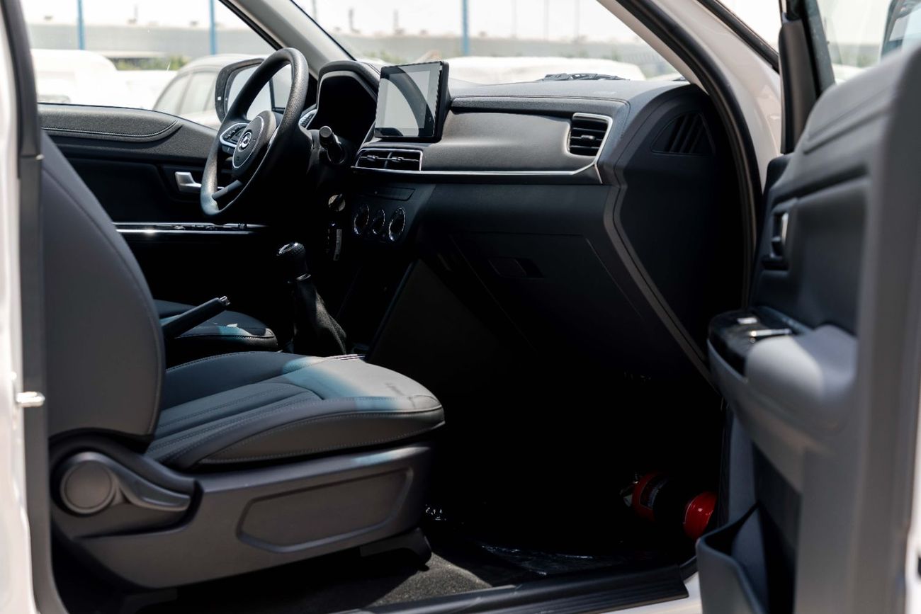 جريت وول وينغل 2026 Greatwall Wingle 7 4X2 Standard 2.4L - Manual - Titanium White Inside Black | Export Price