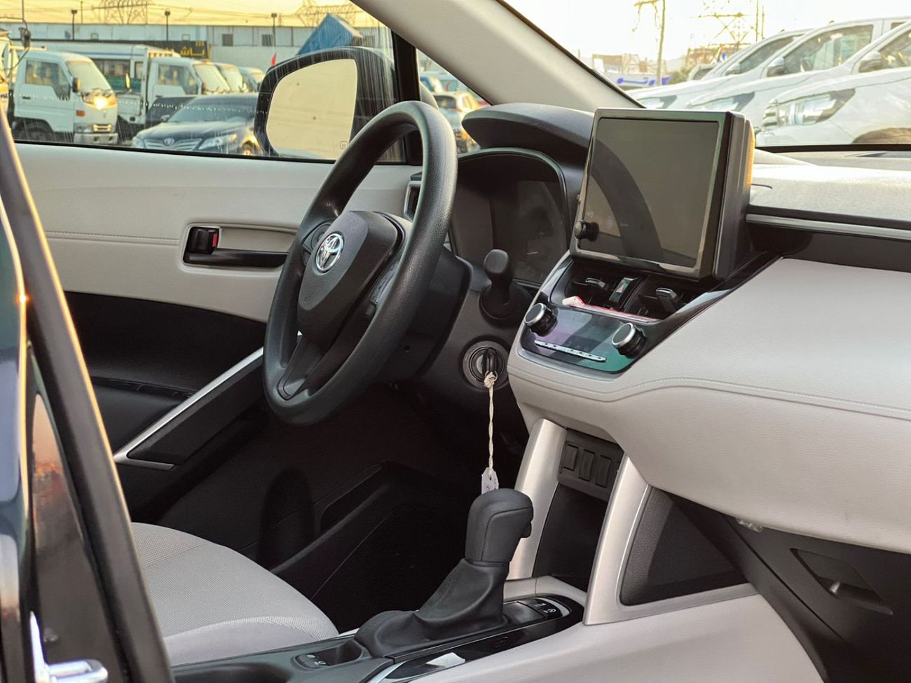 Toyota Corolla Cross 2025 Toyota Corolla Cross L Low Mileage - 2.0L V4 - Rear Camera