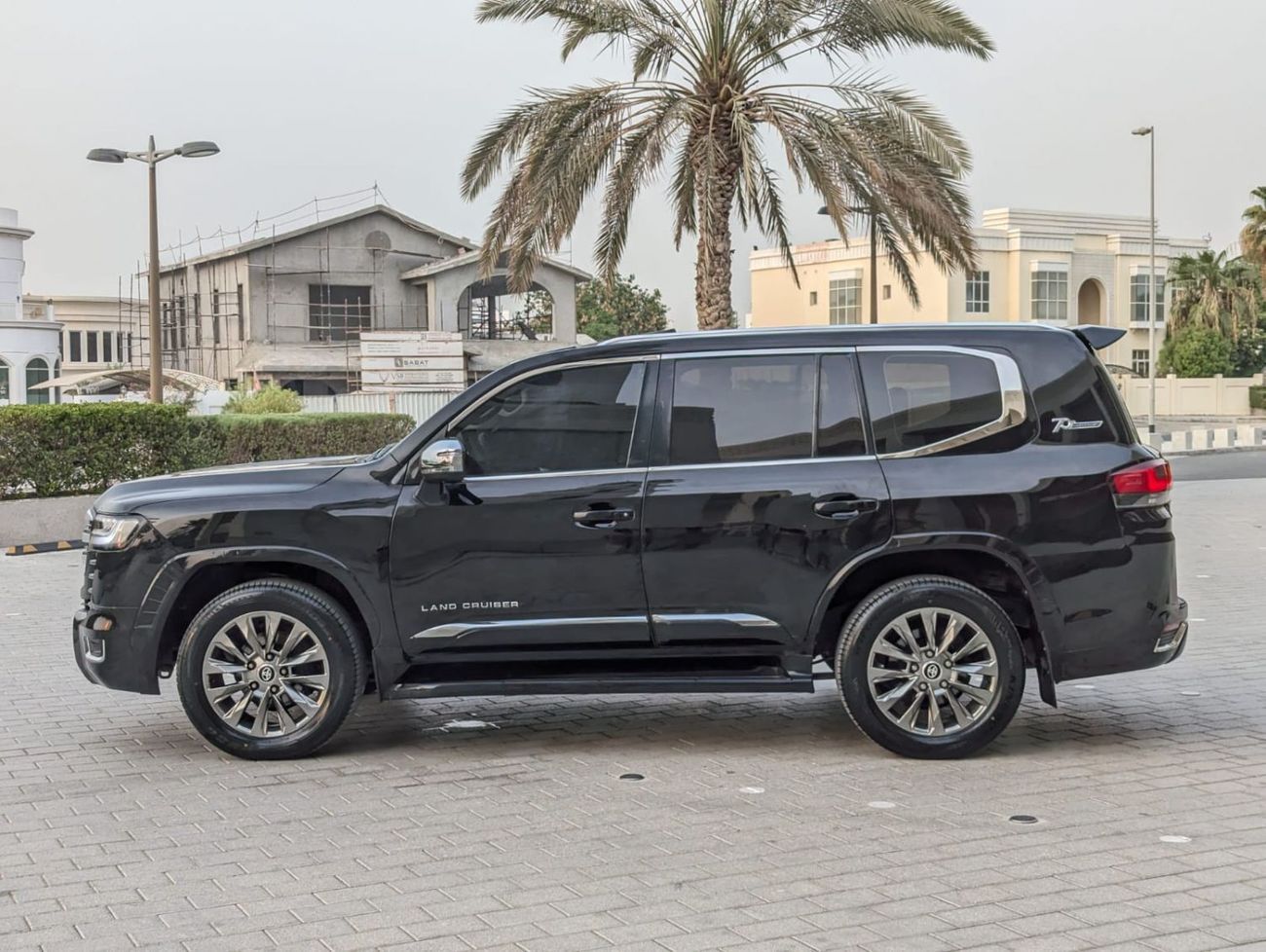 تويوتا لاند كروزر Toyota Landcruiser 2015 facelifted 2025 with interior and exterior v6 4.0L