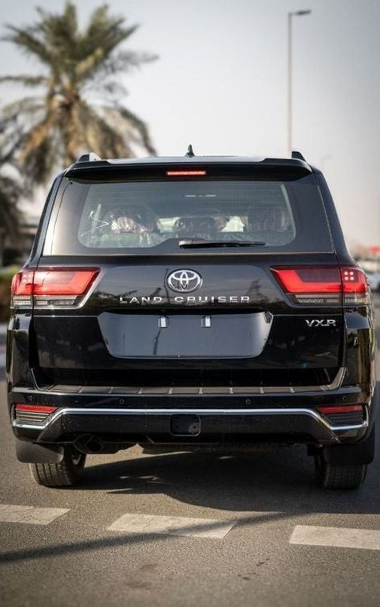 تويوتا لاند كروزر LC300 3.3 VXR TT DSL 2025 MODEL