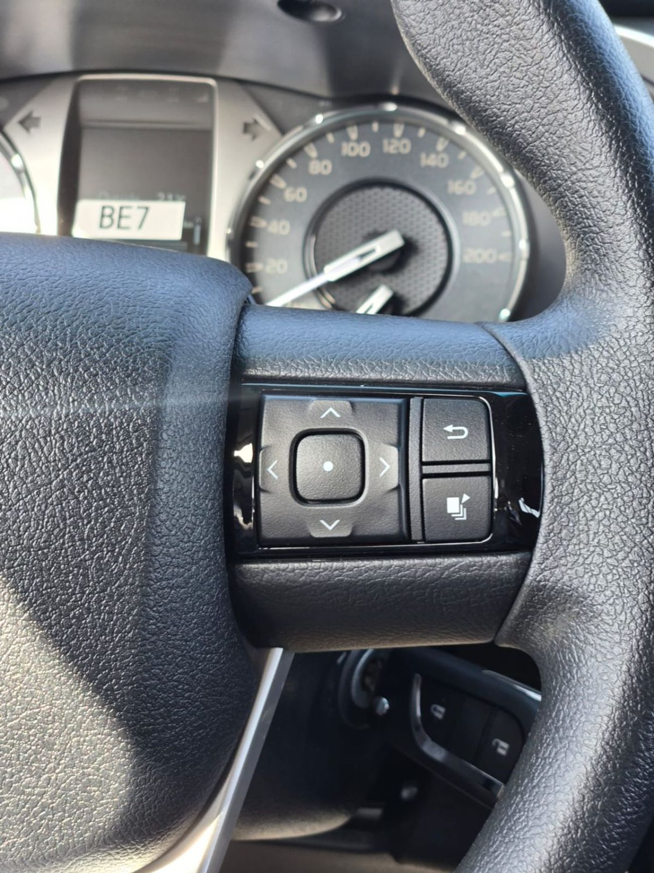 Toyota Hilux 2.7L PETROL GLXS SRS M/T DOUBLE CABIN FULL OPTION PICKUP