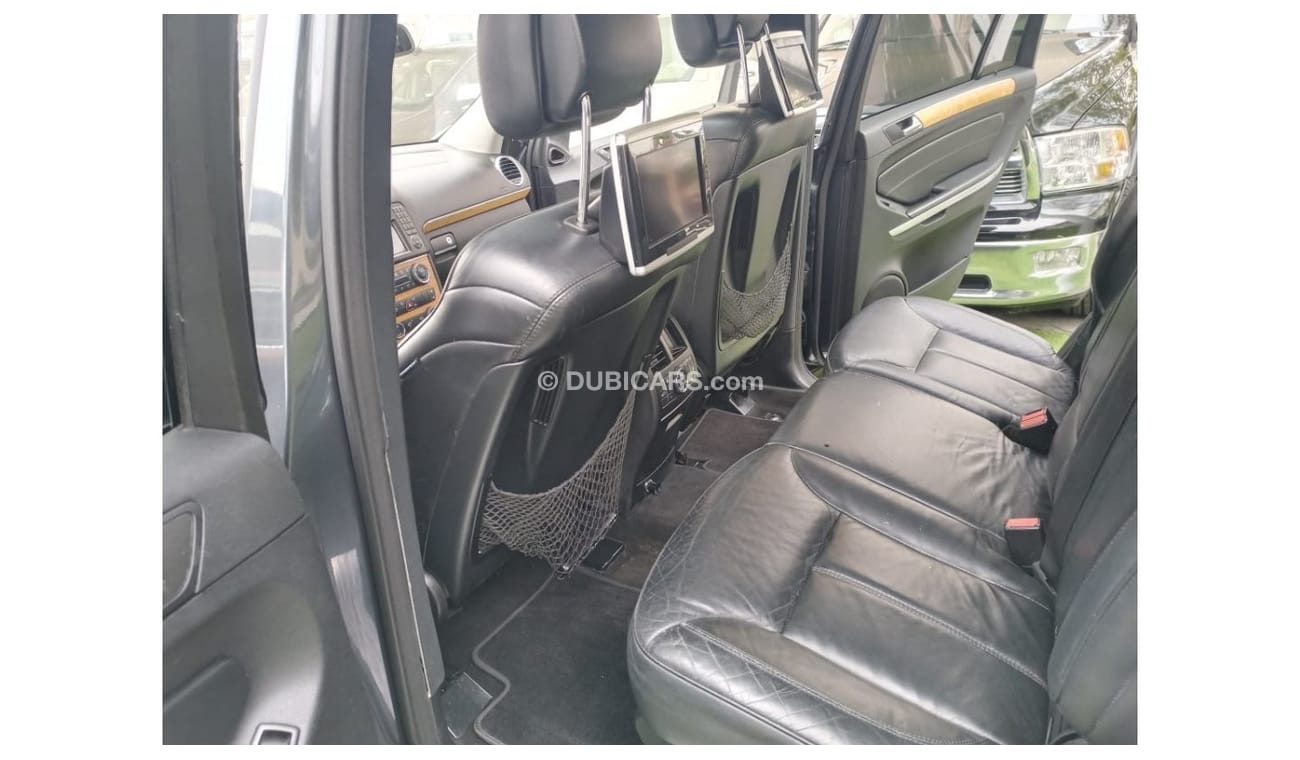 مرسيدس بنز GL 500 موديل 2010 خليجى بانوراما مثبت سرعة تحكم جلد بصمة جناح خلفى رنجات حساسات شاشات خلفية بحالة ممتازة