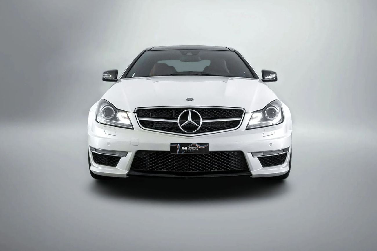 Mercedes Benz C63 AMG Std 6.2L