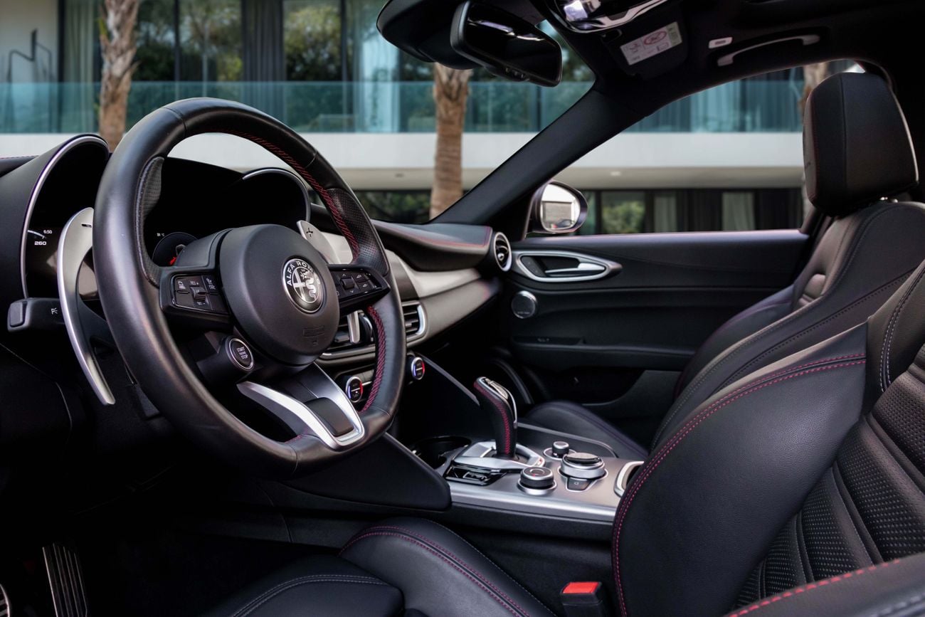ألفا روميو جوليا COMPETIZIONE Giulia Competizione | 3,428 P.M | 0% Downpayment | Warranty!