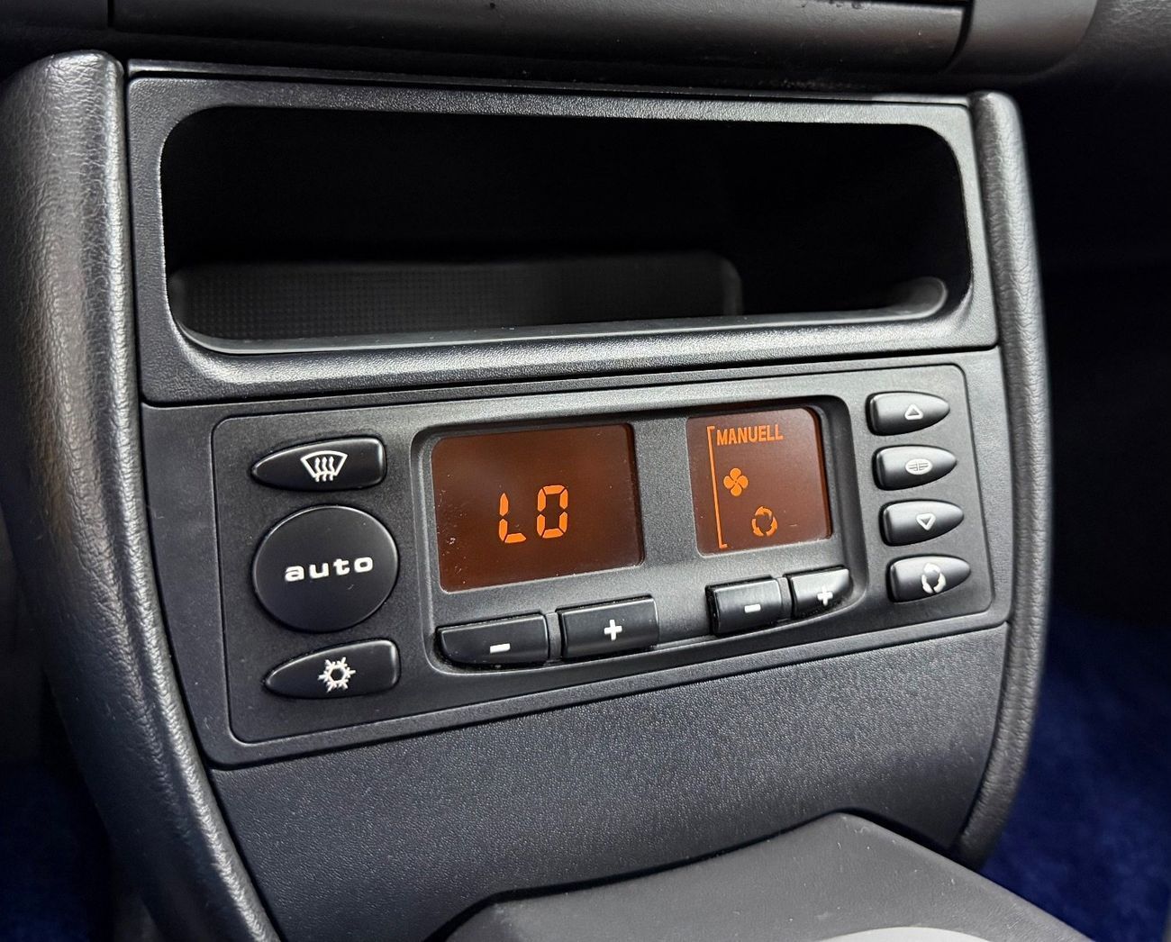 Porsche 718 Boxster Original paint .. Low Milegea .. Perfect Condition