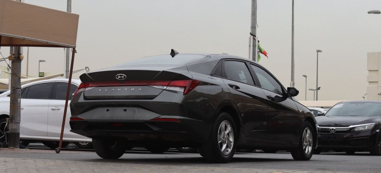 هيونداي إلانترا هيونداى إلنترا 2023 - خليجى - بدون حوادث - محرك 1.6- ممشى قليل - حاله ممتازه من الداخل والخارج