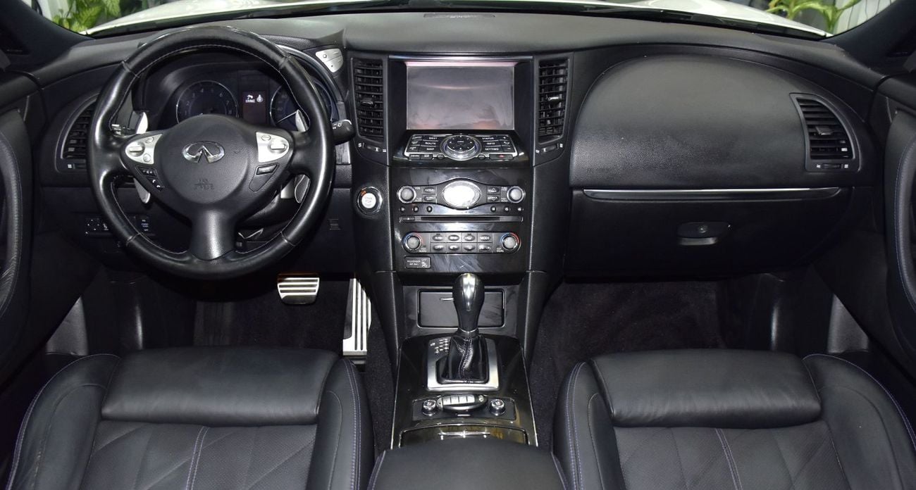 إنفينيتي QX70 ELITE SPORT EXCELLENT DEAL for our Infiniti QX70s ( 2016 Model ) in White Color GCC Specs