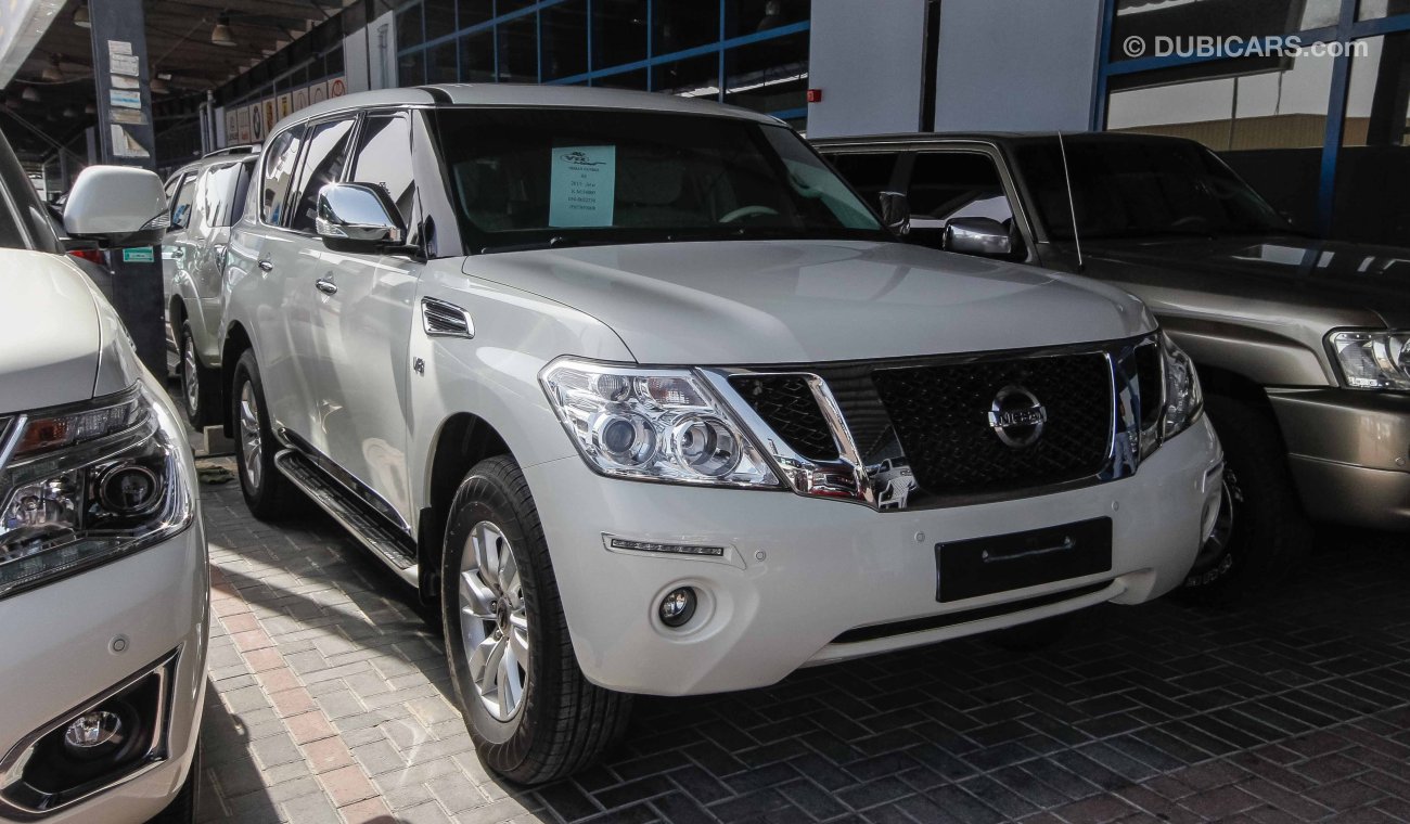 Nissan Patrol SE with LE Badge