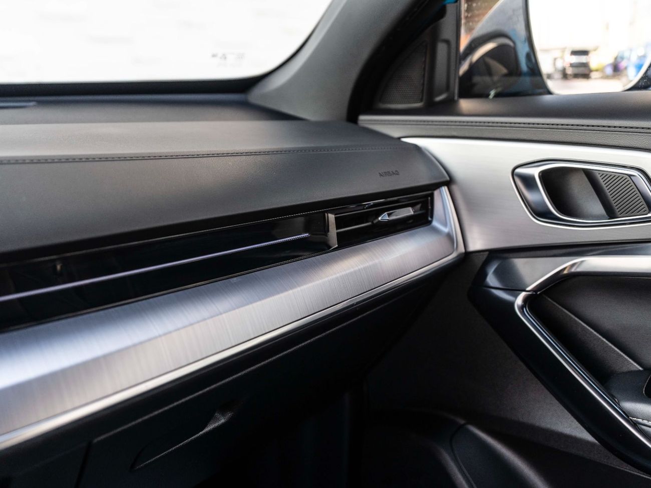 أم جي وان 1.5 LUX