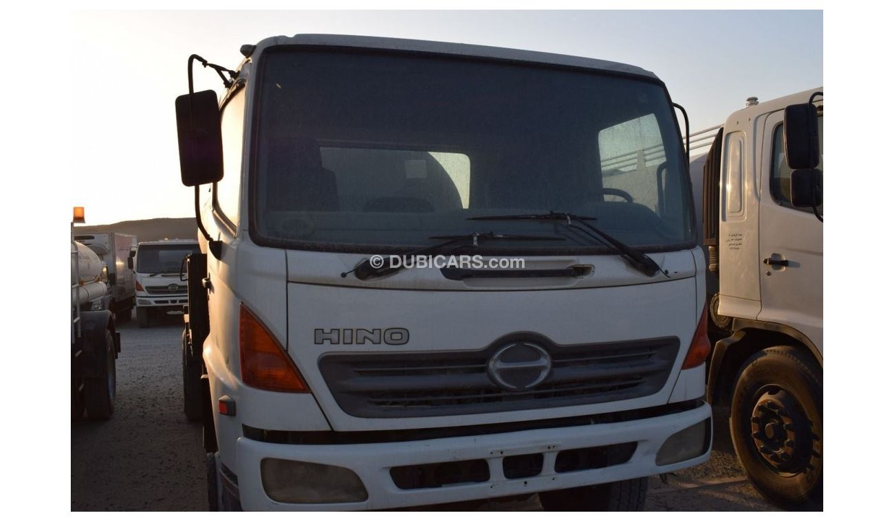 Hino 500 Hino Truck Asphalt Distributor, Model:2005. Excellent condition
