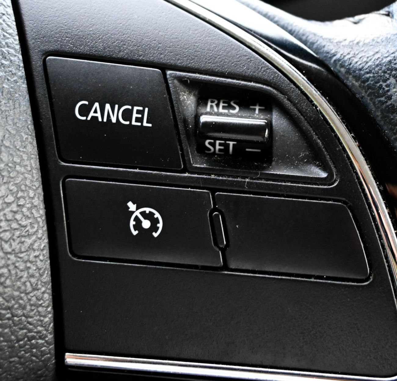 ميتسوبيشي اتراج GLX Base 1.2L