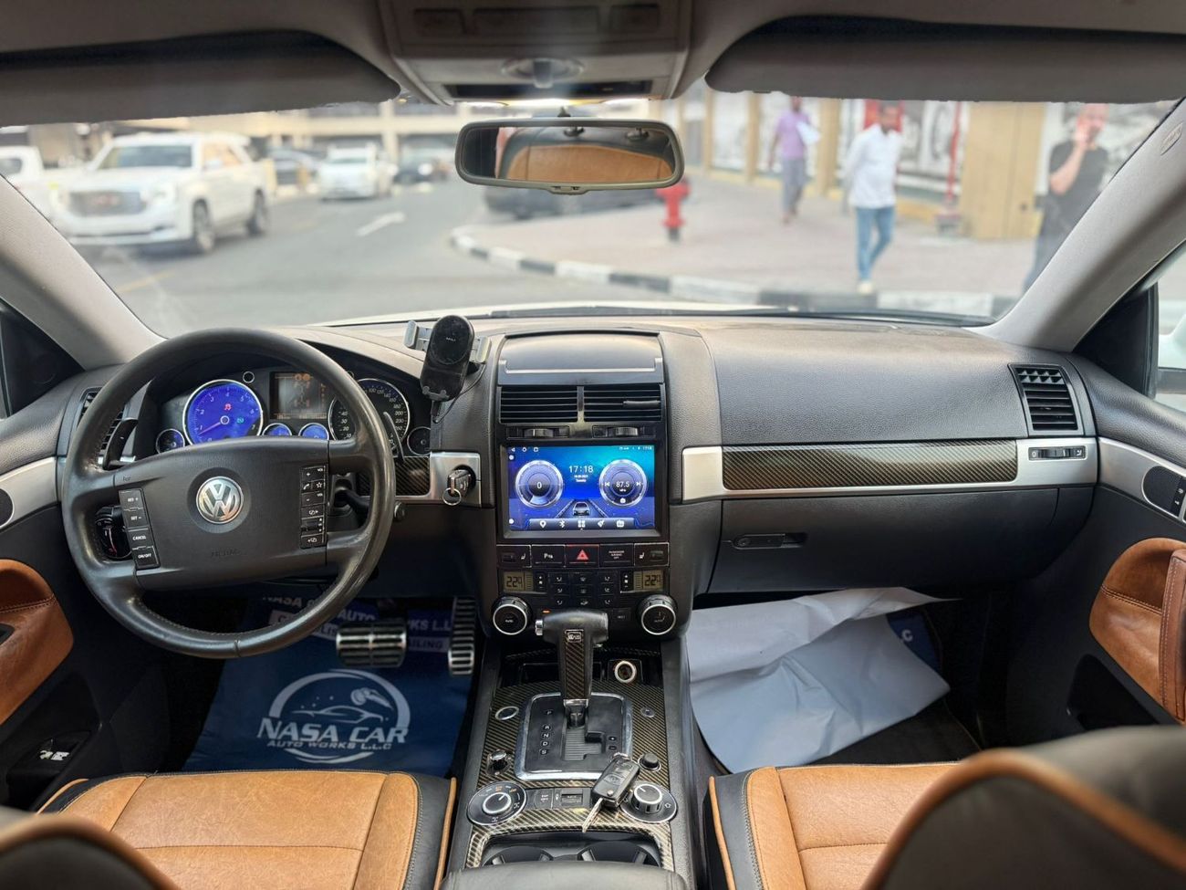 فولكس واجن طوارق فولكس فاجن طوارق W12 دفع رباعي، محرك بنزين W12، ناقل حركة أوتوماتيكي، مقاعد جلدية كاملة، مقاعد كهربا