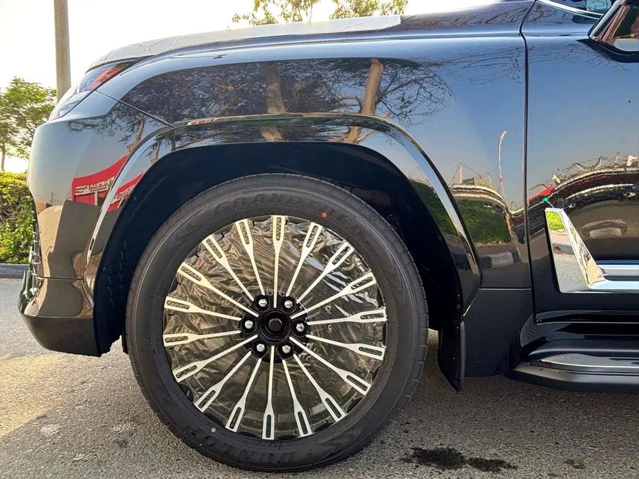 Lexus LX700h VIP GCC Specs | Brand Luxury Hybrid without park