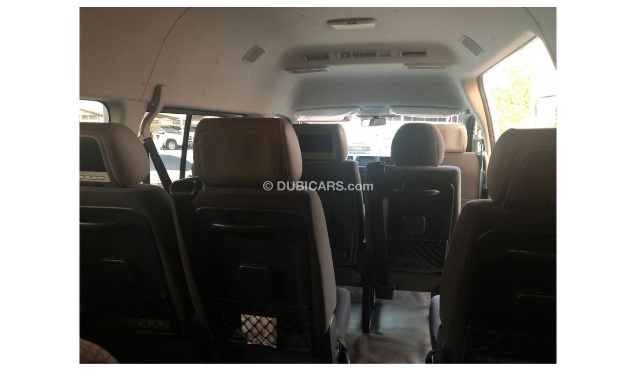 Toyota Hiace Toyota Hiace Highroof Bus 15 seater, A/T, model:2012. Free of accident.only done 2300 km