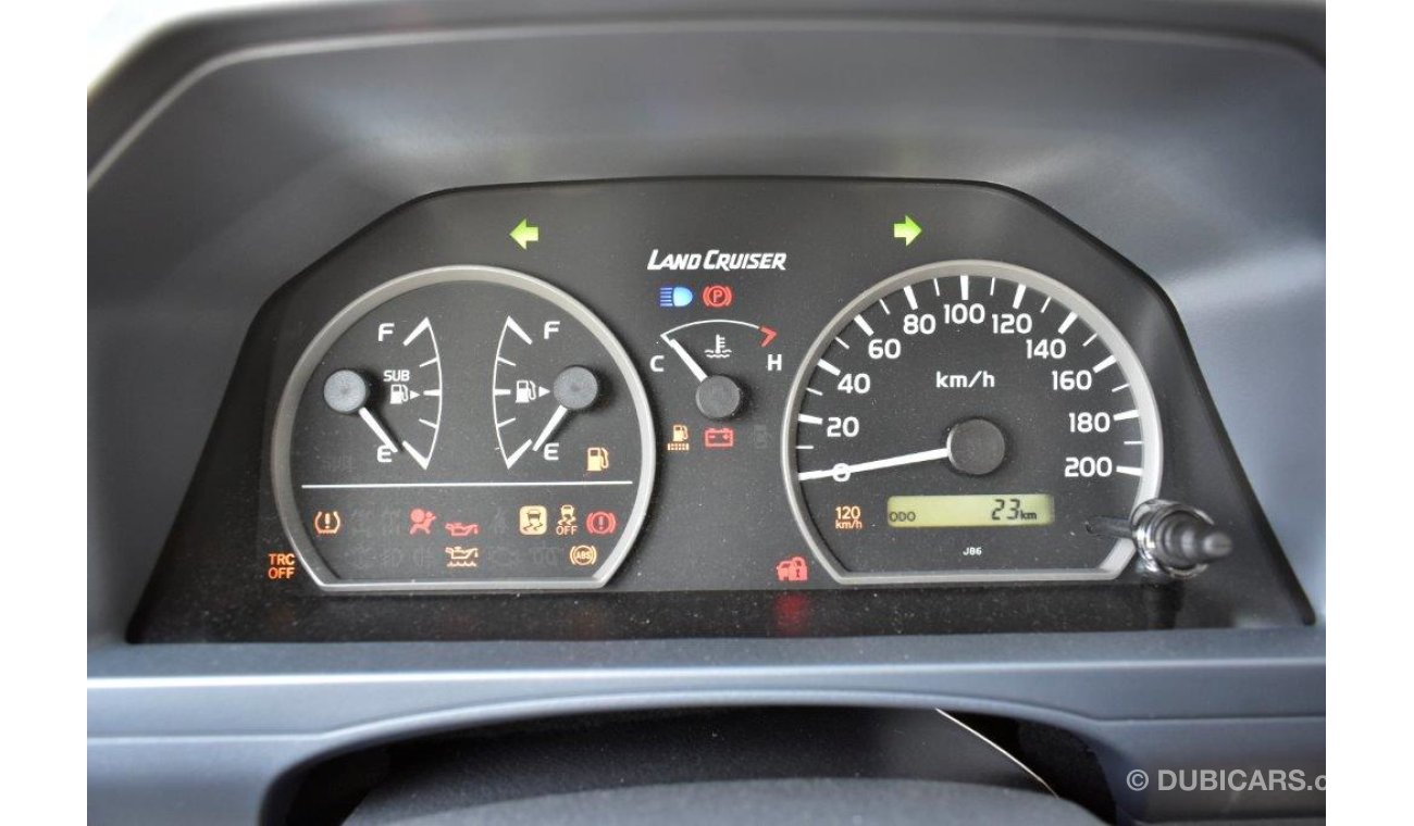 تويوتا لاند كروزر بيك آب Single Cab Pickup LX V8 4.5L Diesel 4WD Manual Transmission