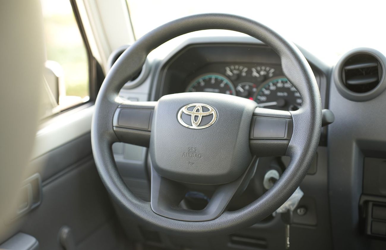 Toyota Land Cruiser Pick Up LC79 DSL DC 4.2L MT/TEVT4 Basic