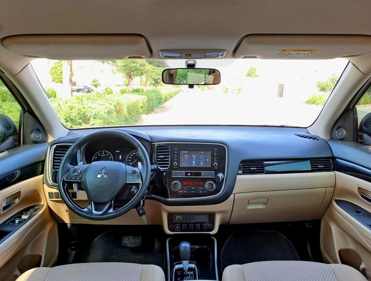 Mitsubishi Outlander GLX 2.4L 744-Monthly l GCC l 4WD , Cruise, Camera l Accident Free | Excellent Condition