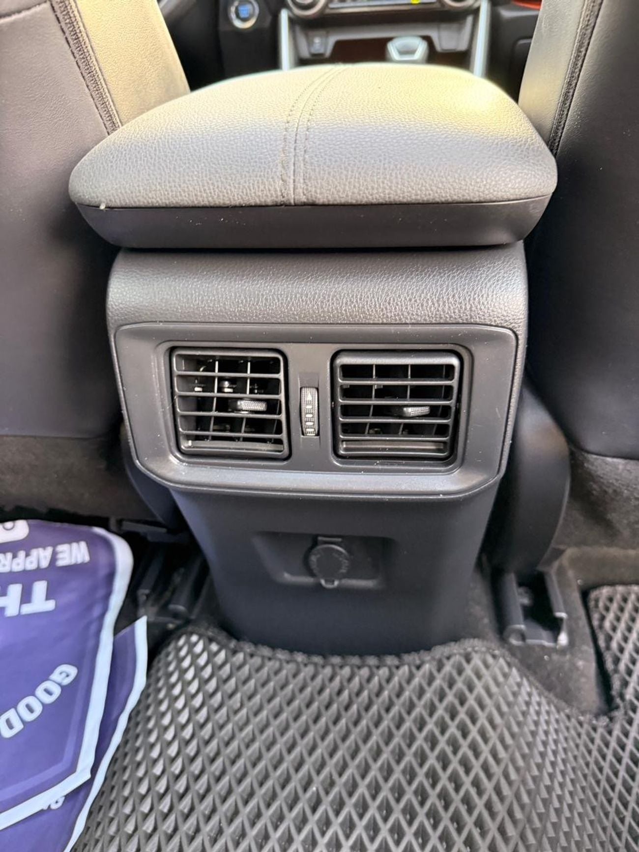 Toyota RAV4 Adventure 2.0 L Japanese Limited 2.0 L // panoramic, 360 camera full option